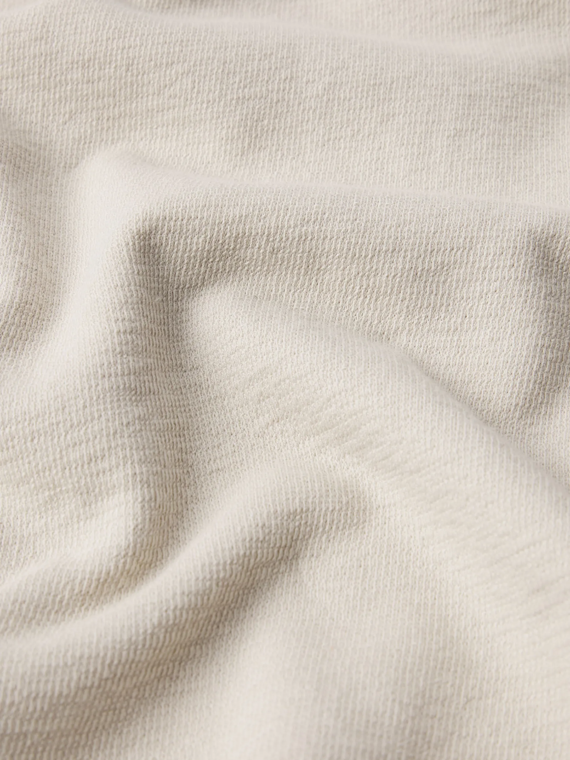 FRAME Boxy Textured Tee in Off White< Tees & Polos