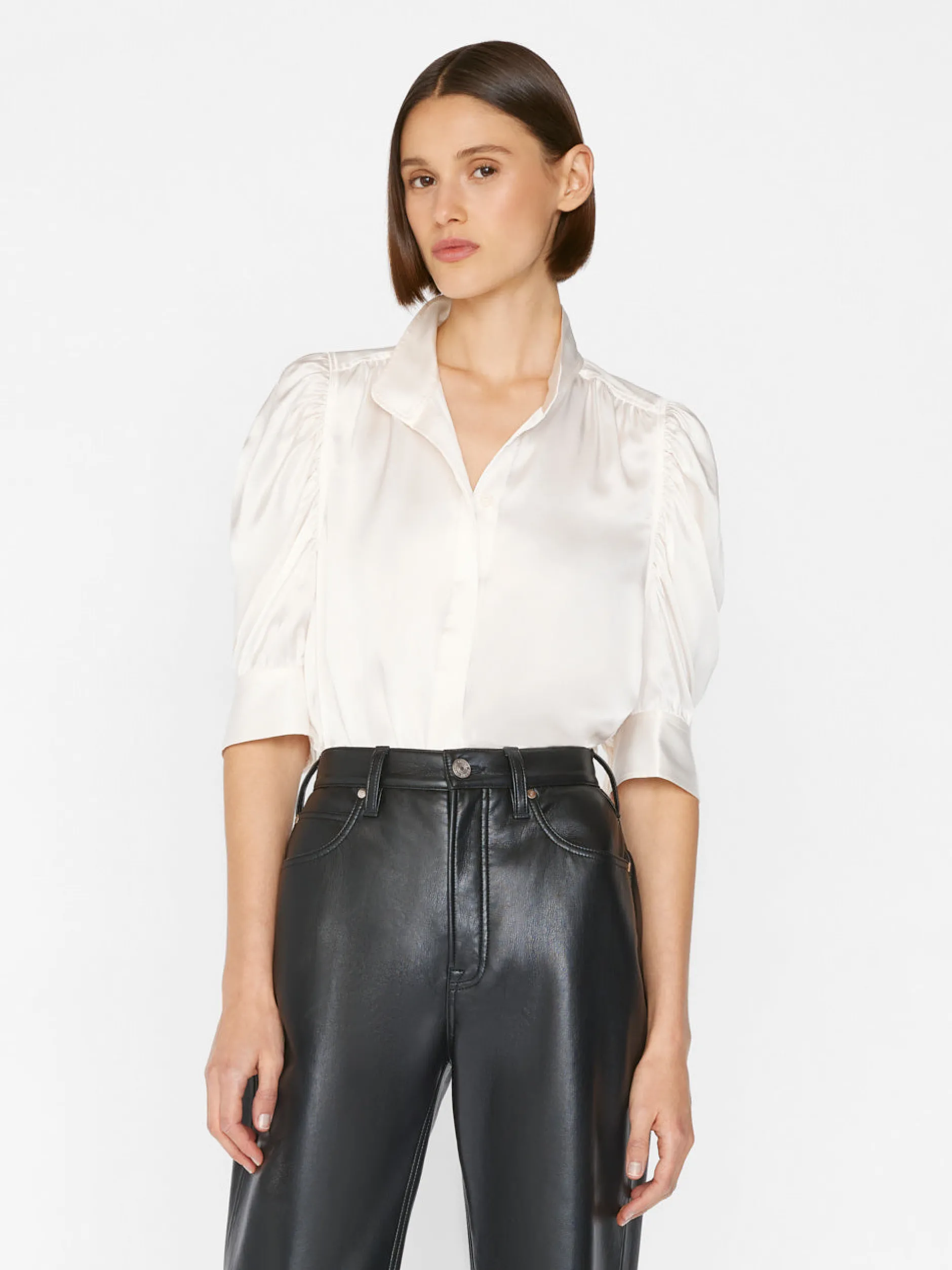 FRAME Gillian Top in Glossy Off White<Women Tops & Blouses