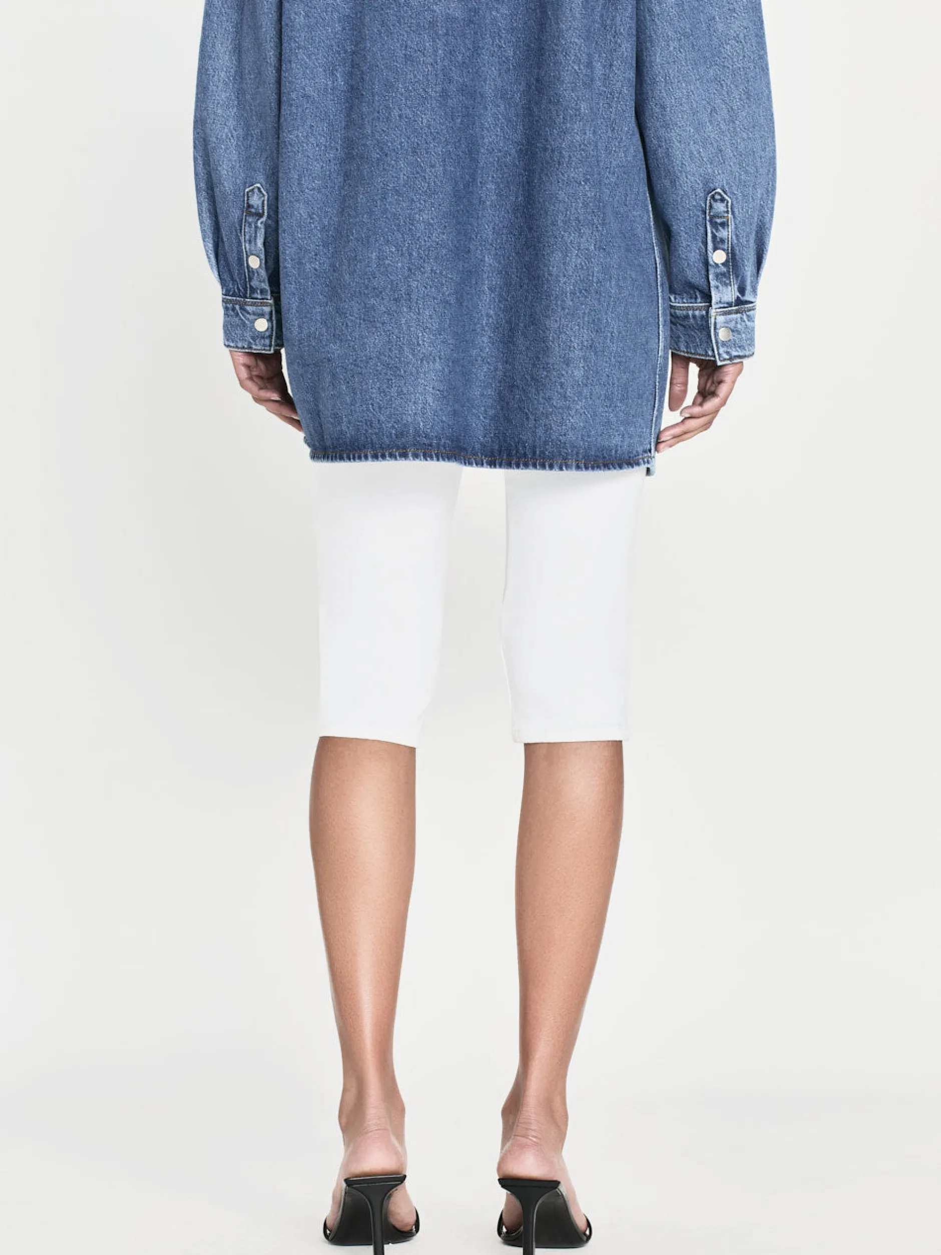 FRAME Jetset Capri in<Women Skirts & Shorts