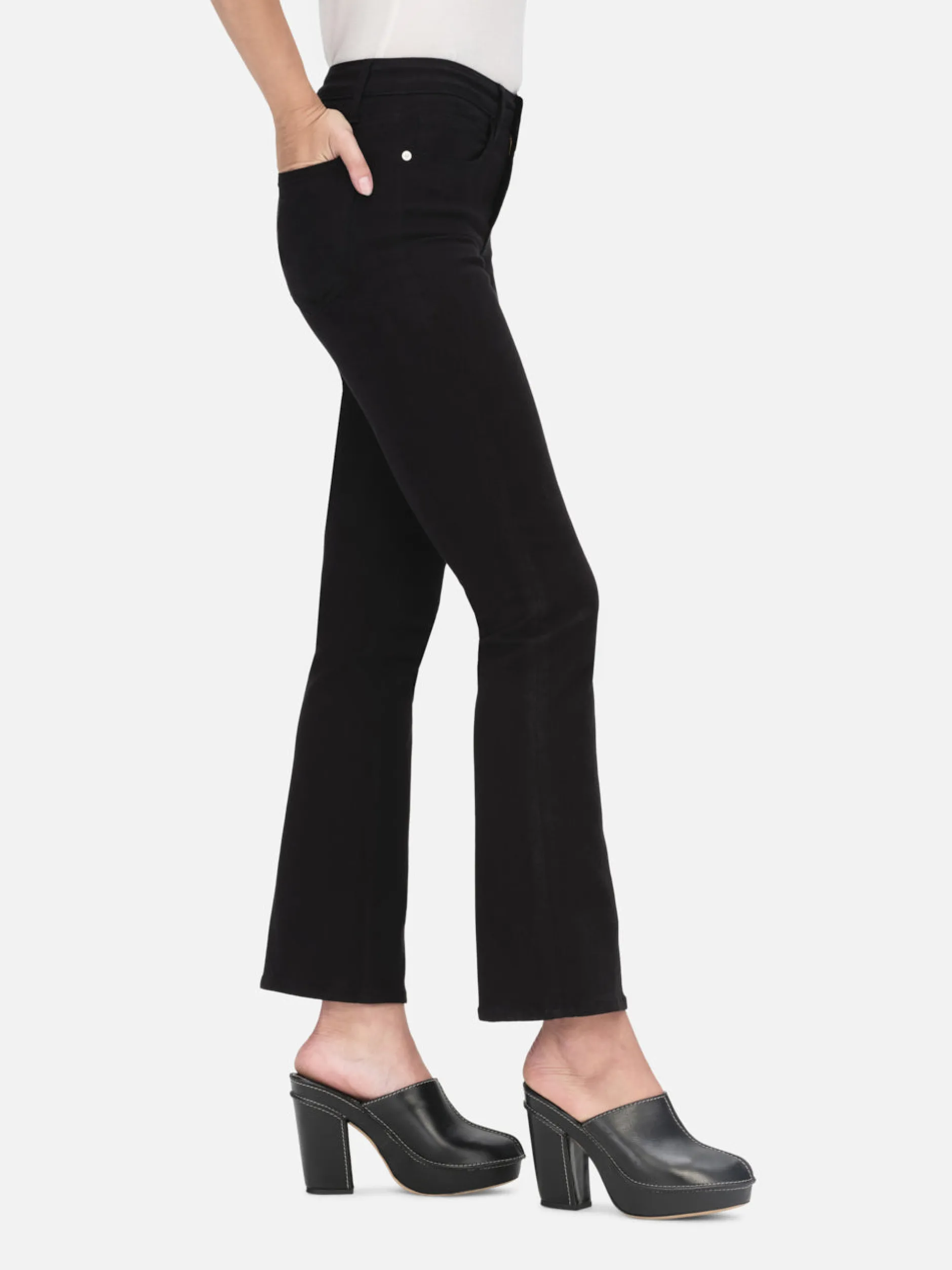 FRAME Le Crop Mini Boot in Film Noir<Women Bootcut