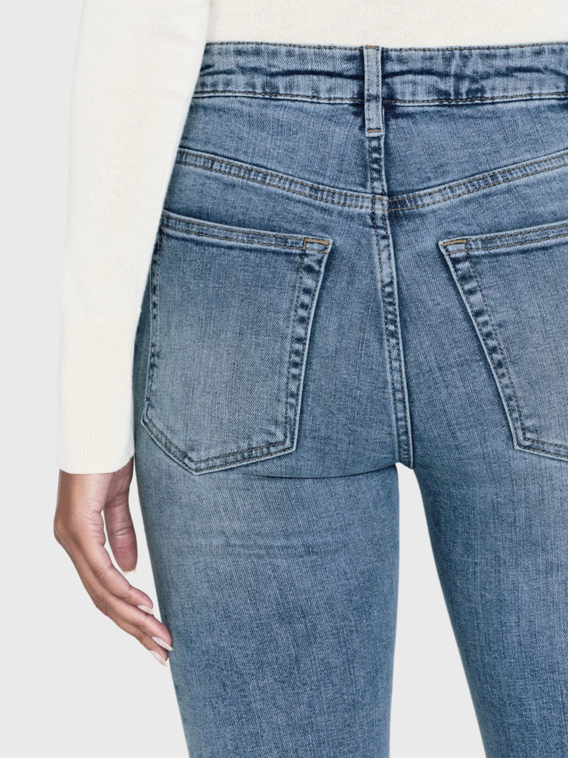 FRAME Le Crop Mini Boot Worn Fray in<Women Bootcut