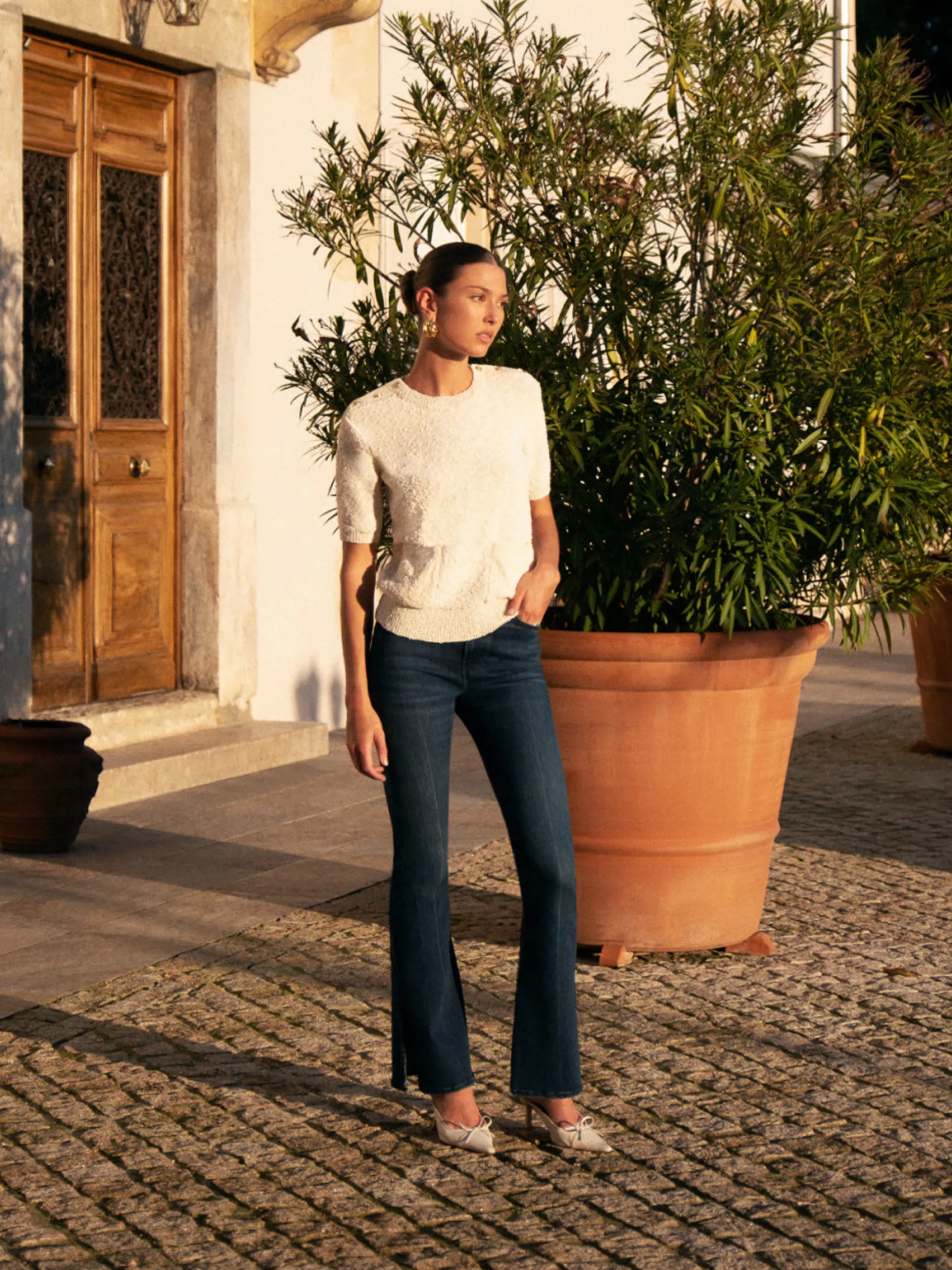 FRAME Le Easy Flare Side Slit in<Women Flare