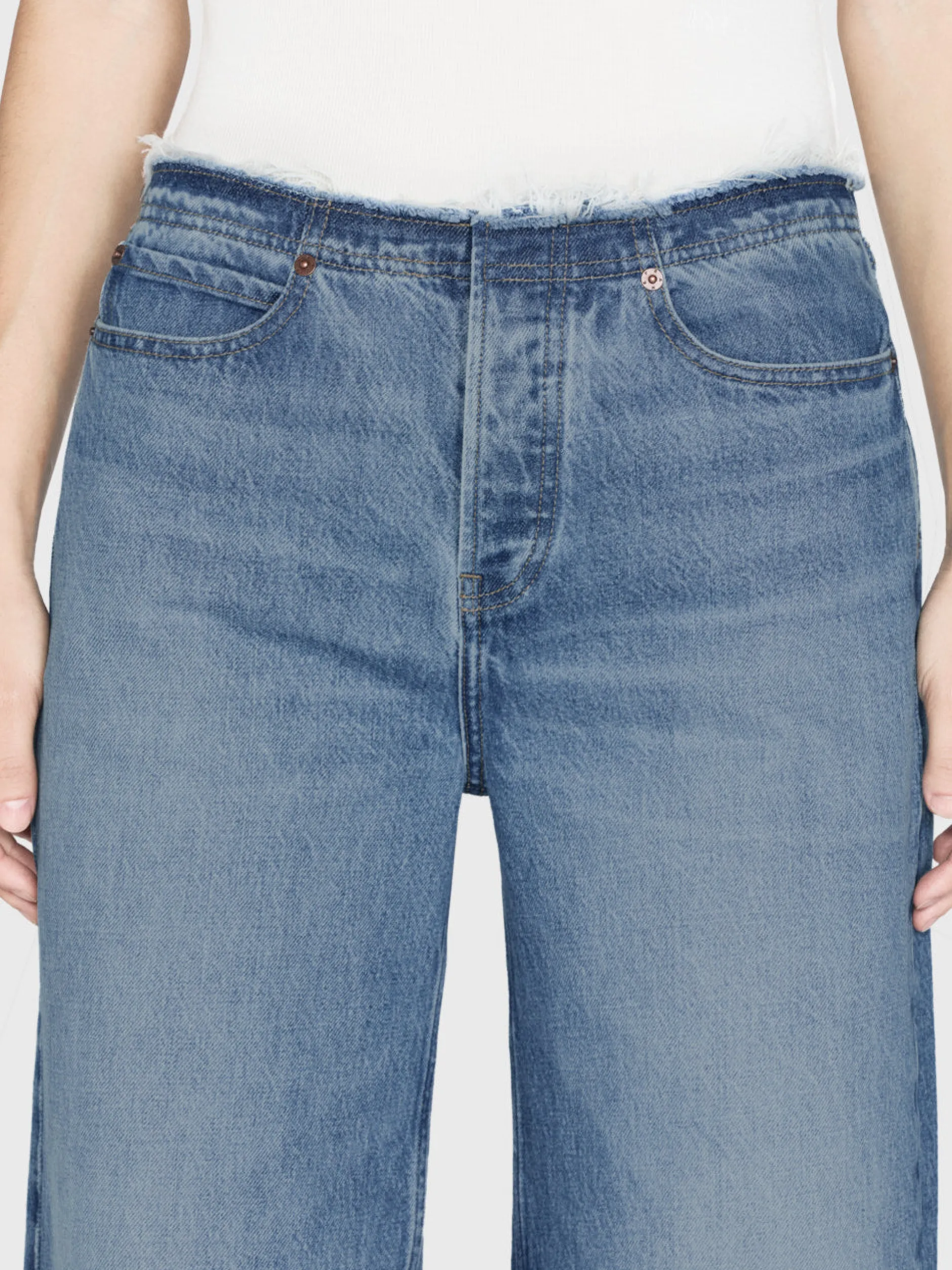 FRAME Le Low Baggy Wide Leg Cut Off in<Women Wide Leg