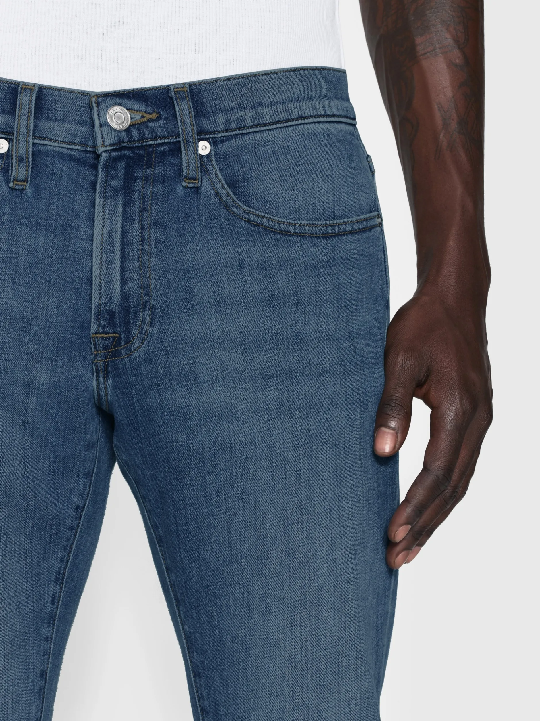 FRAME L'Homme Slim in< Slim