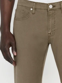 FRAME L'Homme Slim Lightweight Twill in Garage Dry Sage< Slim