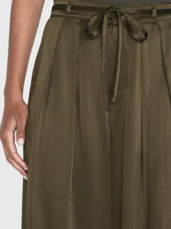 FRAME Long Silk Trouser in Rich Military<Women Pants