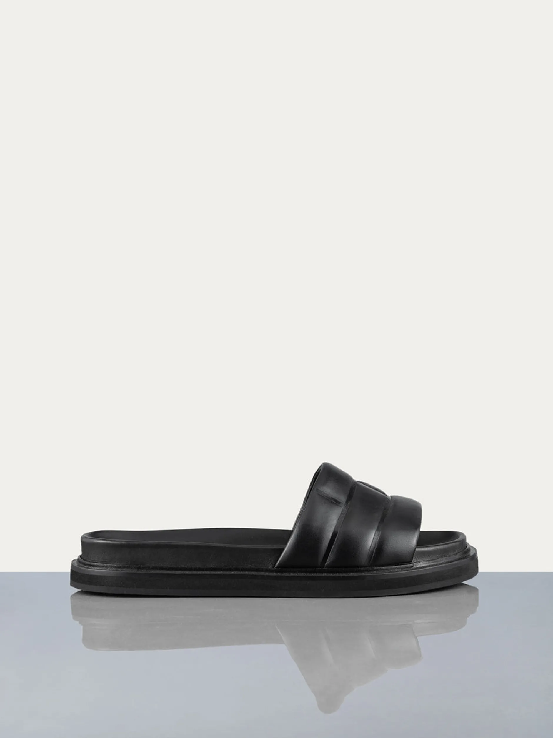 FRAME Men's Sandal in< Accessories & Shoes