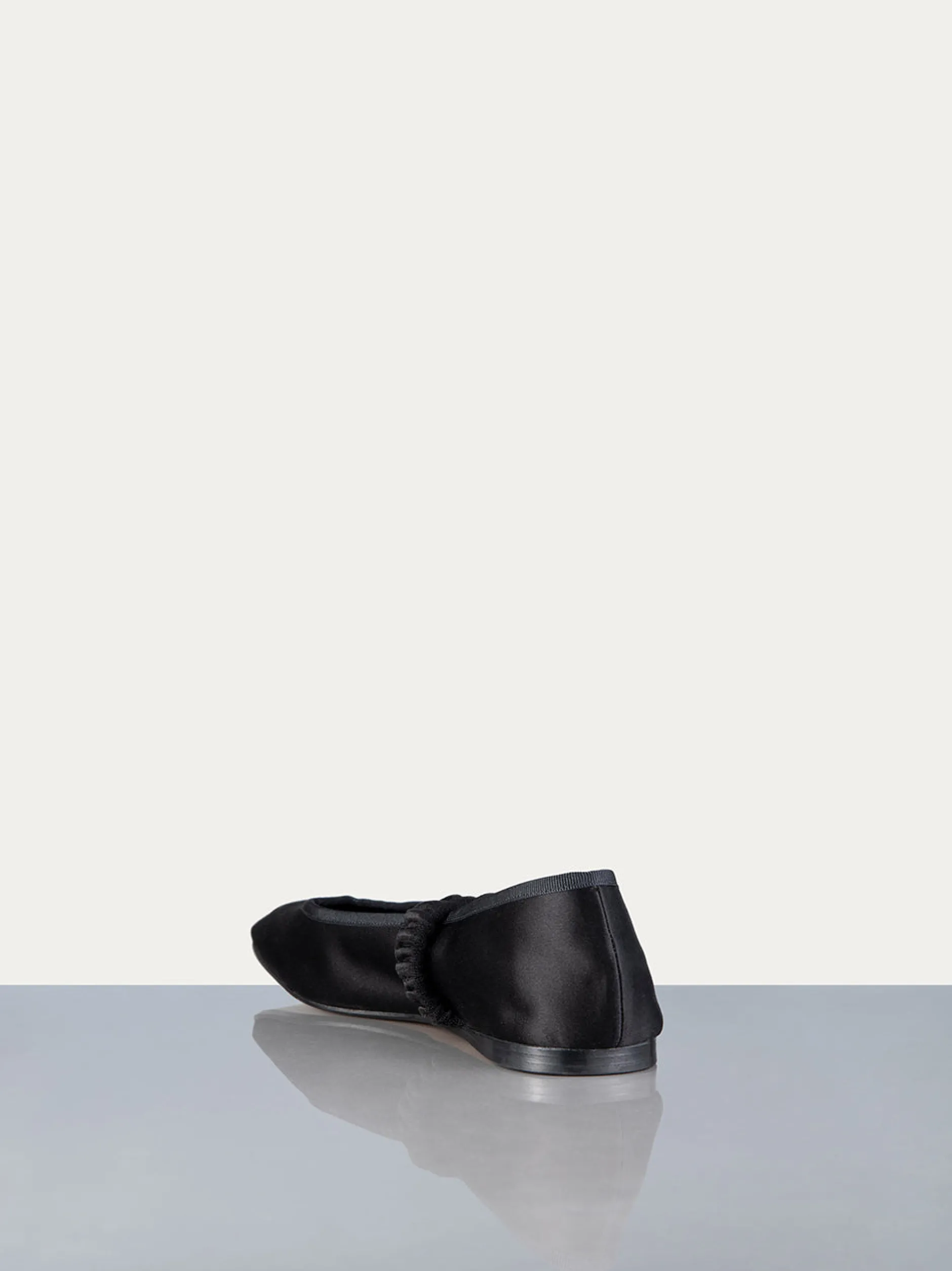 FRAME Odin Ballet Flat in<Women All Accessories & Shoes