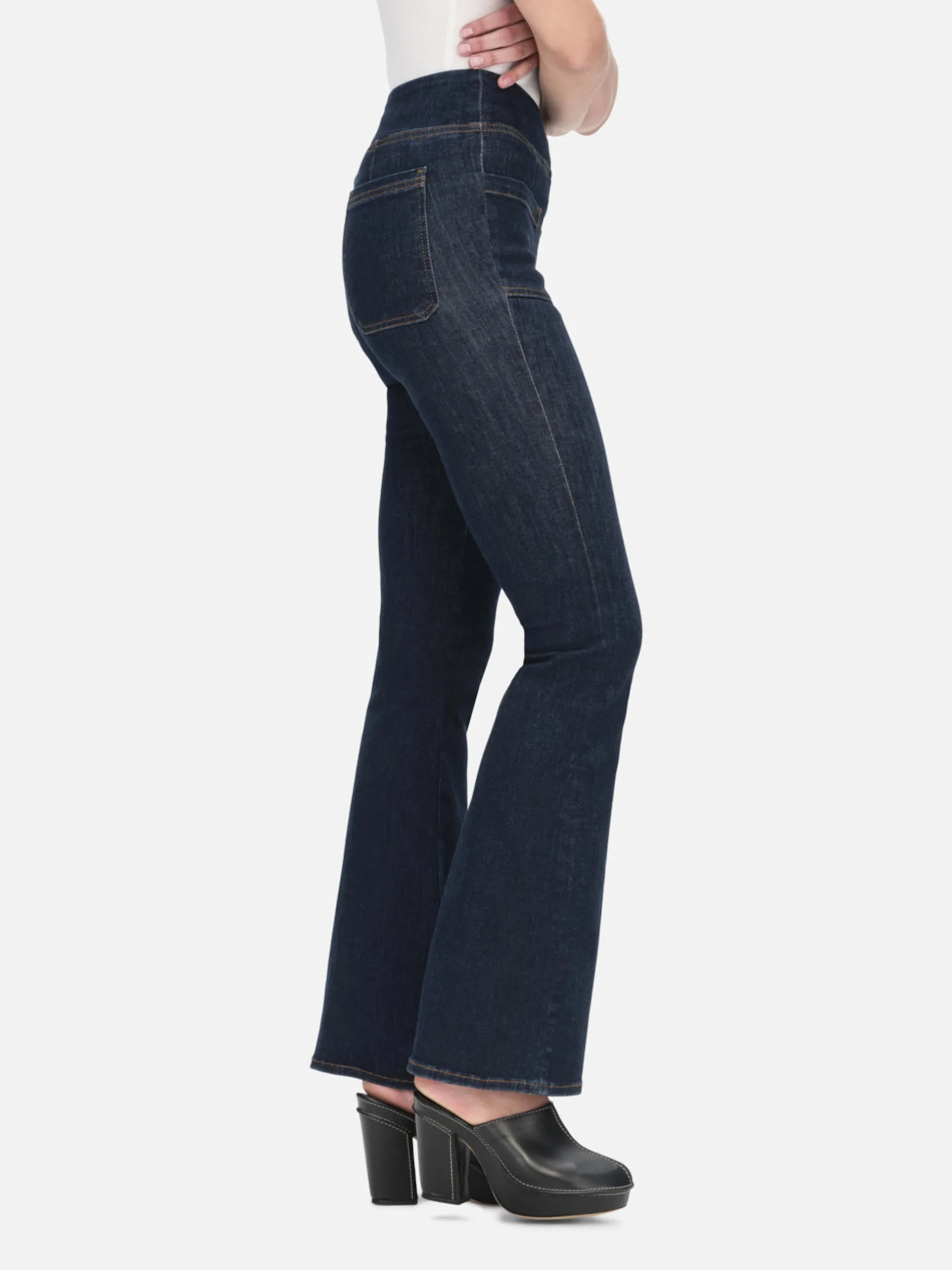 FRAME The Bardot Jetset in<Women Flare