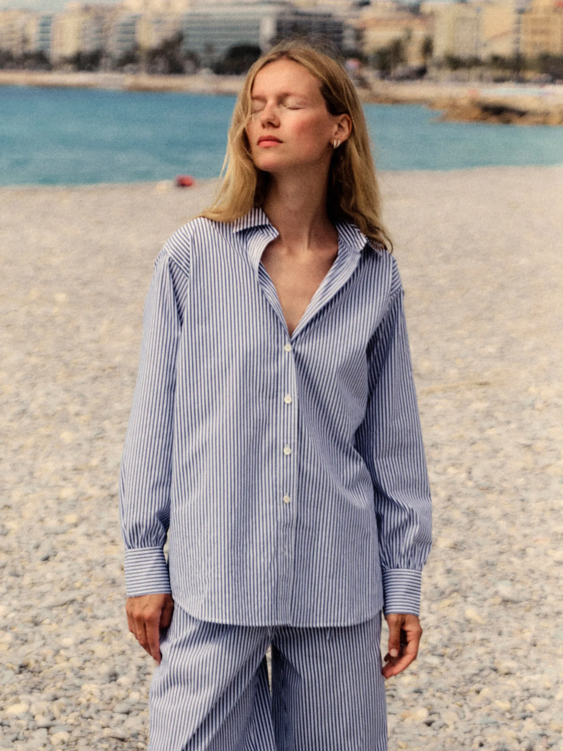 FRAME The Borrowed Shirt in Dark Chambray Multi<Women Tops & Blouses