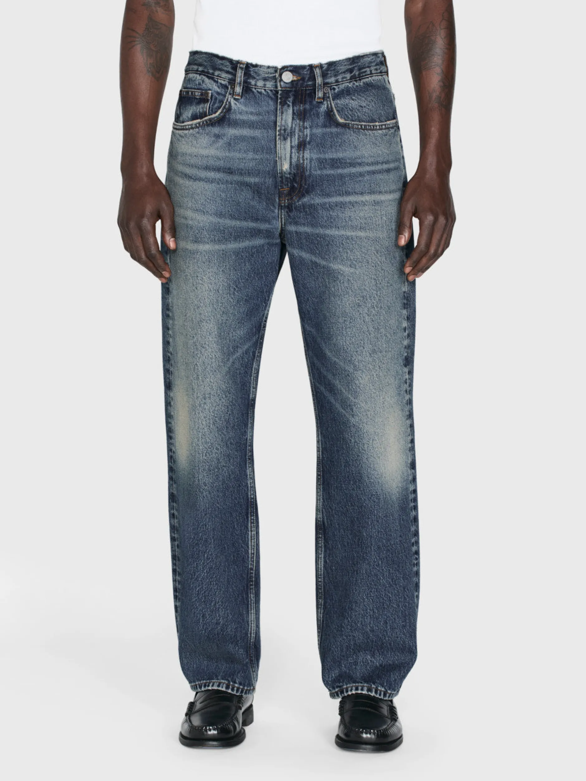 FRAME The Boxy Jean in< Straight