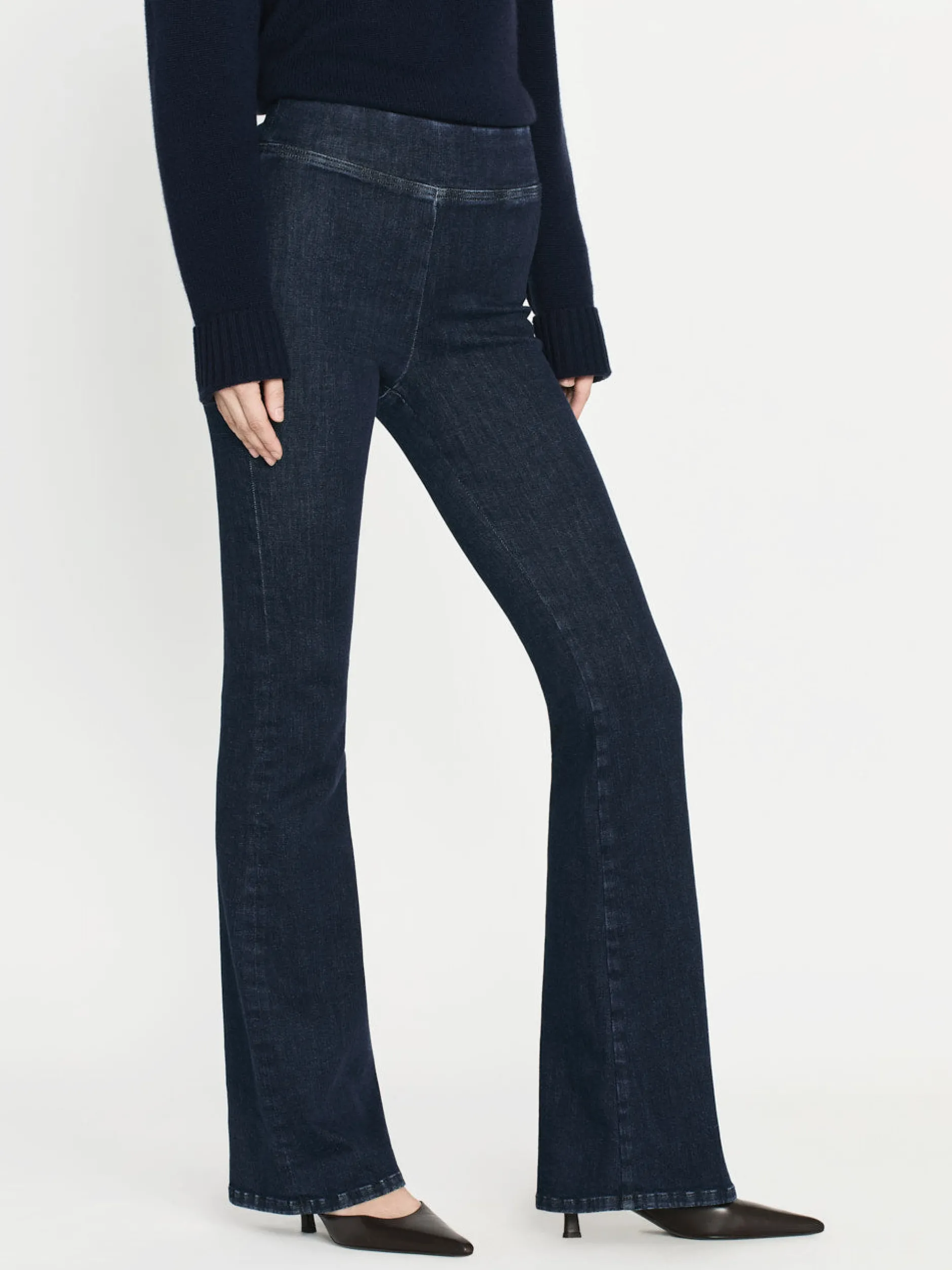 FRAME The Jetset Flare in<Women Flare