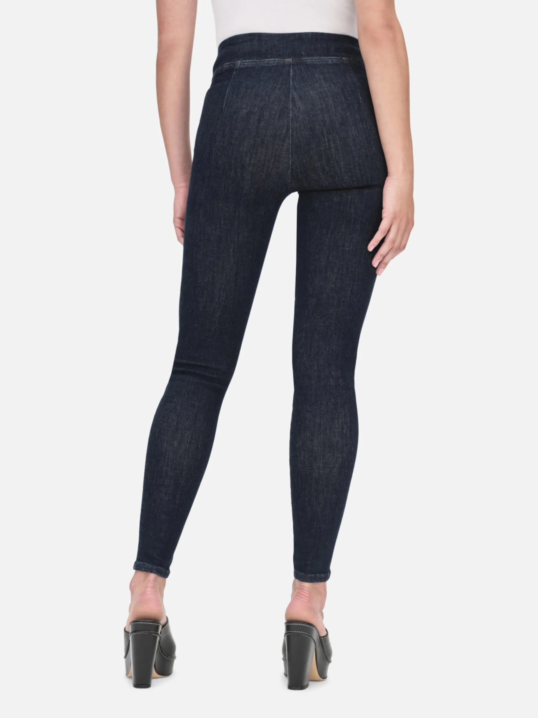 FRAME The Jetset Skinny Crop in<Women Skinny