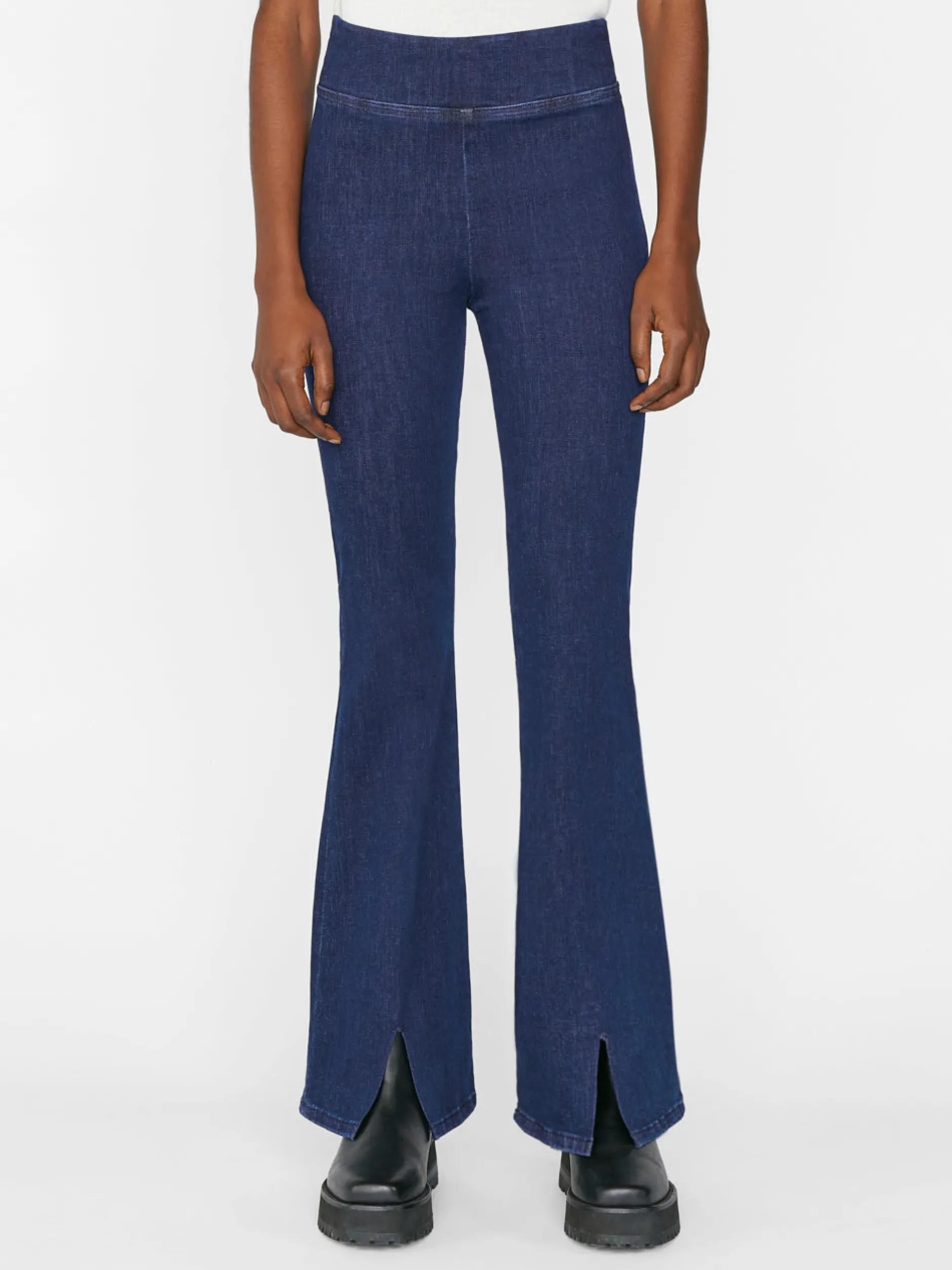 FRAME The Jetset Slit Flare in<Women Flare