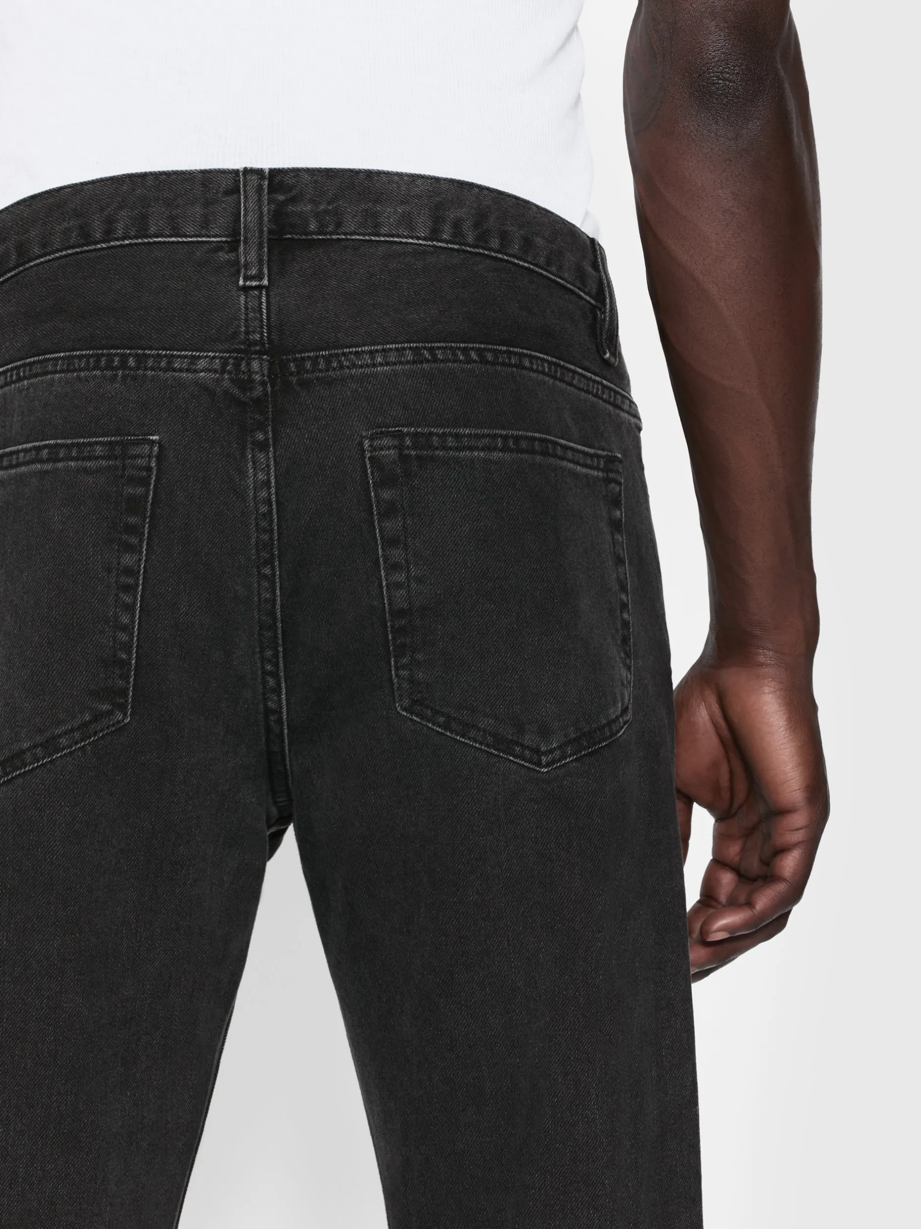 FRAME The Straight Jean in< Straight