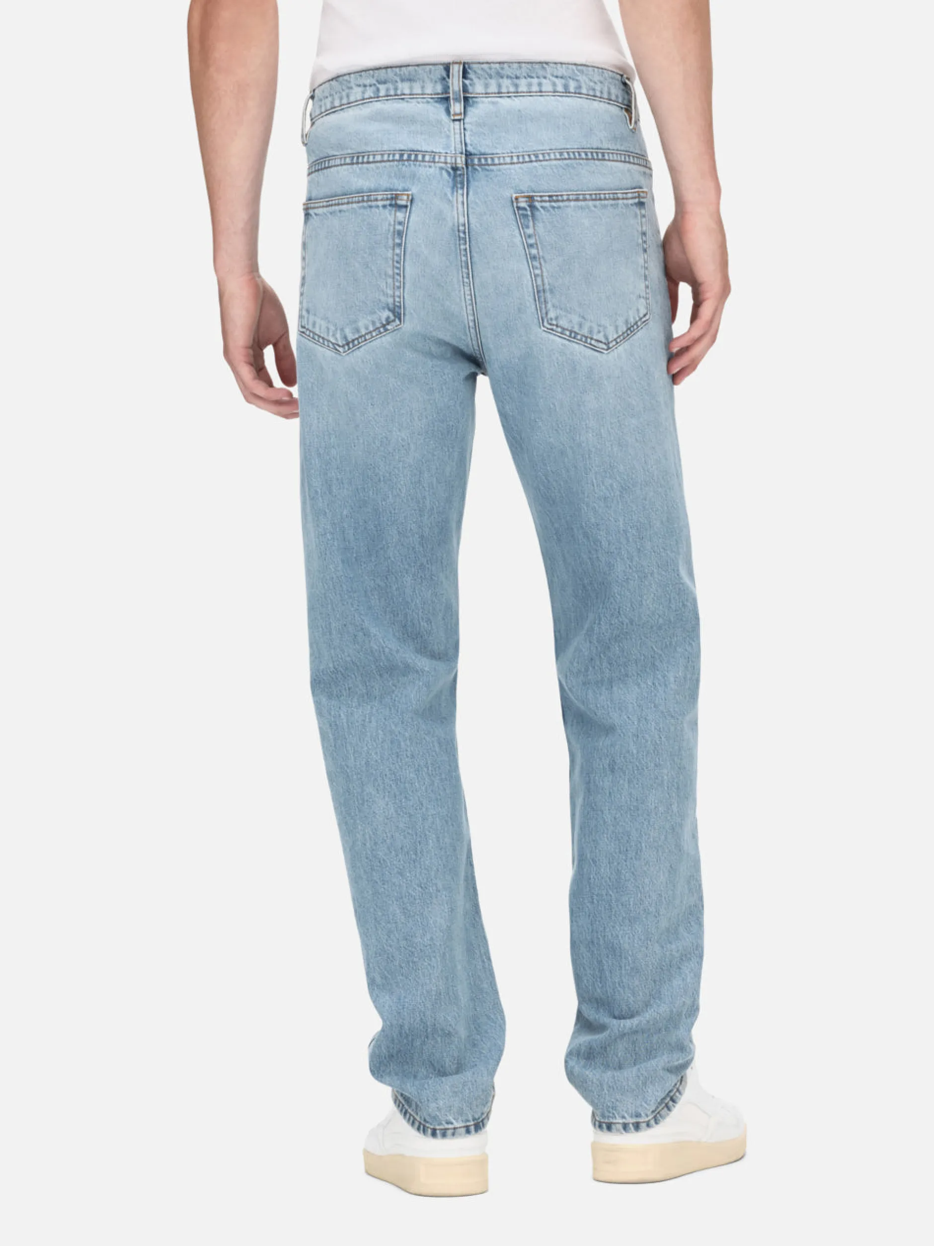 FRAME The Straight Jean in< Straight