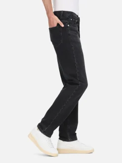 FRAME The Straight Jean in< Straight